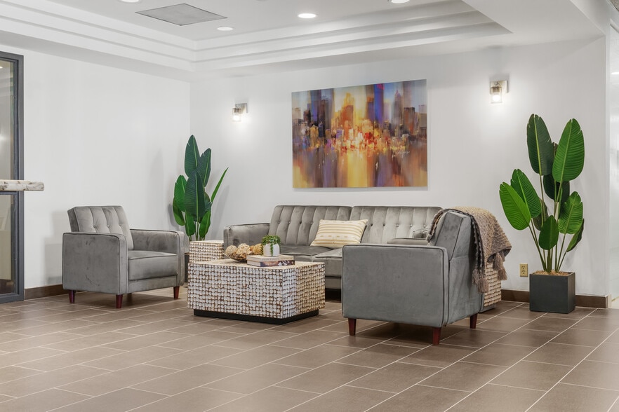 More Photos Of 1 E Broward Blvd, Fort Lauderdale Office Residential For Lease
