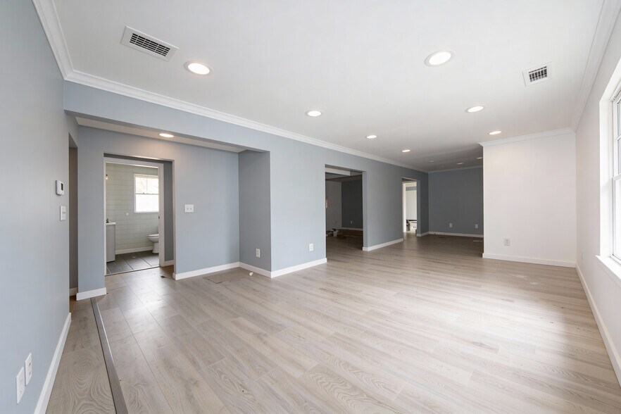 More Photos Of 706 Collins Hill Rd, Lawrenceville Office For Sale