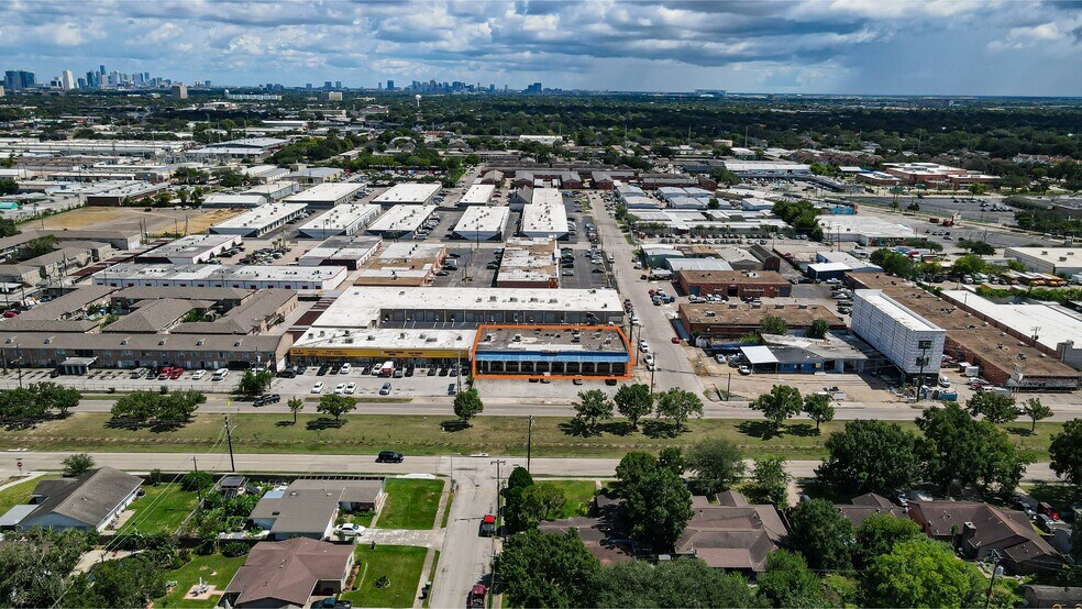 Primary Photo Of 7333 Hillcroft Ave, Houston General Retail For Sale