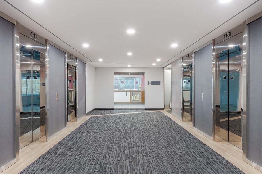 More Photos Of 150 Motor Pkwy, Hauppauge Office For Lease