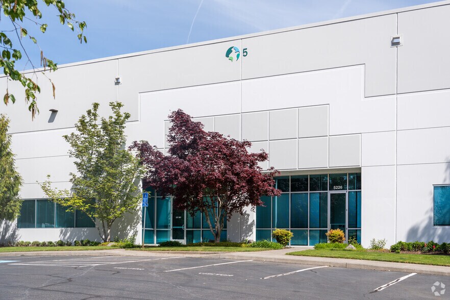 More Photos Of 5220-5232 NE 152nd Pl, Portland Warehouse For Lease
