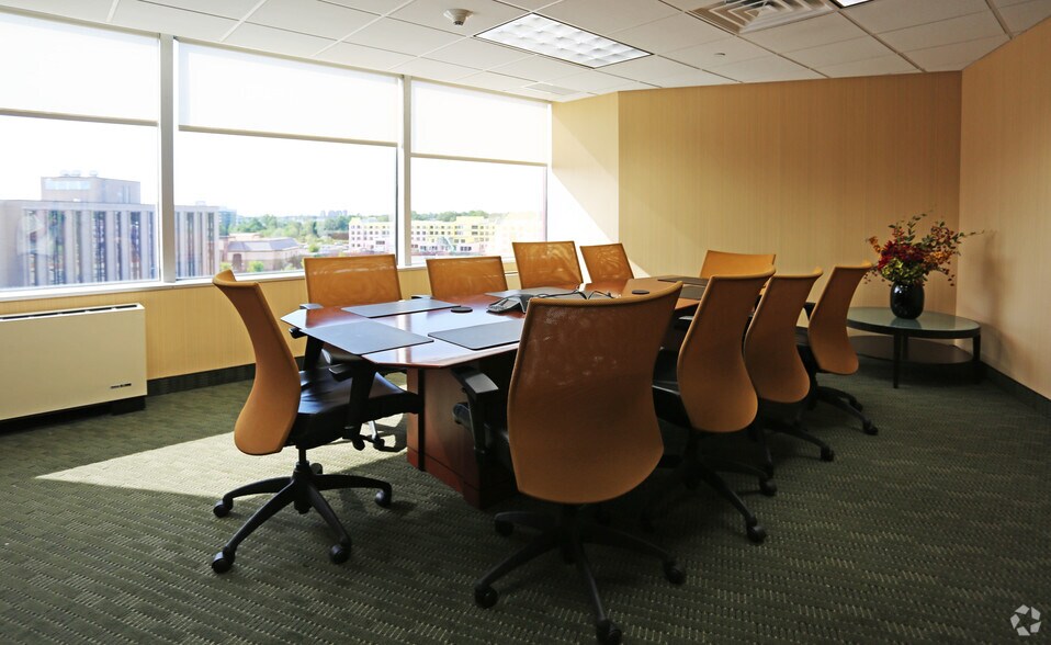 More Photos Of 400 Garden City Plz, Garden City Office For Lease