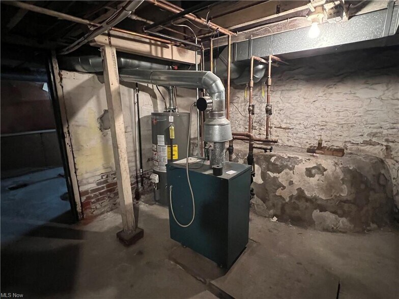 More Photos Of 180 Washington St, Conneaut Office For Sale