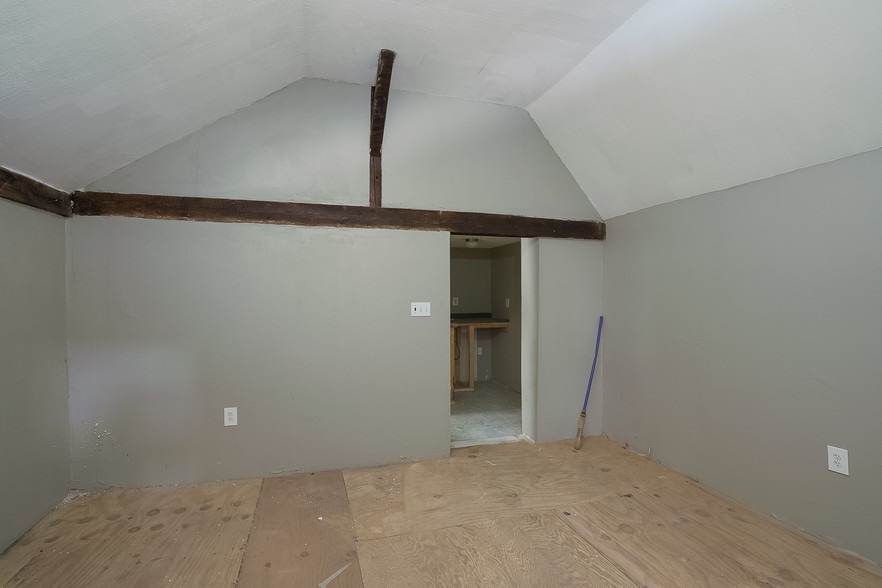More Photos Of 6 Clinton Ave, Westfield Warehouse For Sale