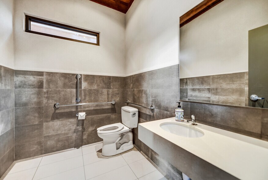 More Photos Of 6525 E Cave Creek Rd, Cave Creek Apartments For Sale