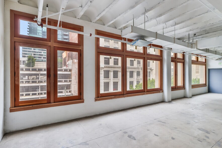 More Photos Of 737 S Broadway, Los Angeles Loft Creative Space For Sale