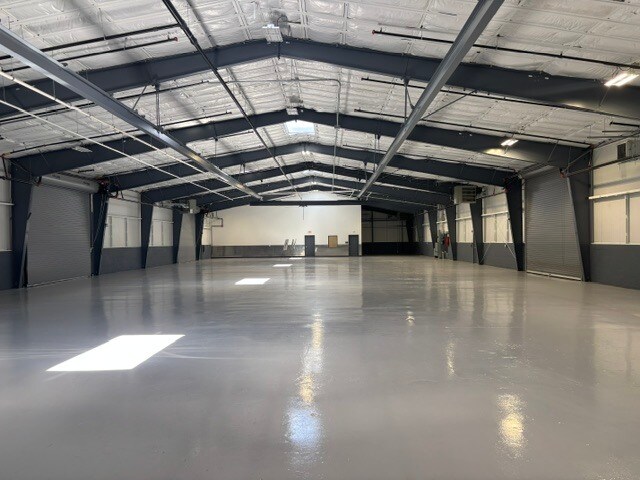 More Photos Of 120 Aldene Rd, Roselle Warehouse For Lease