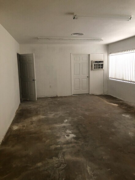 More Photos Of 9625 Rudicill St, Riverside Warehouse For Lease