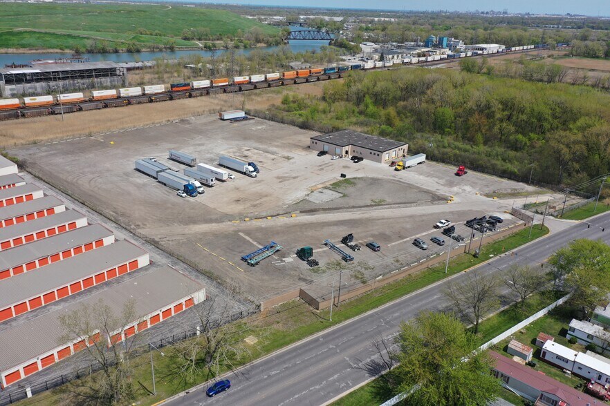 More Photos Of 2000 Dolton Rd, Calumet City Warehouse For Sale