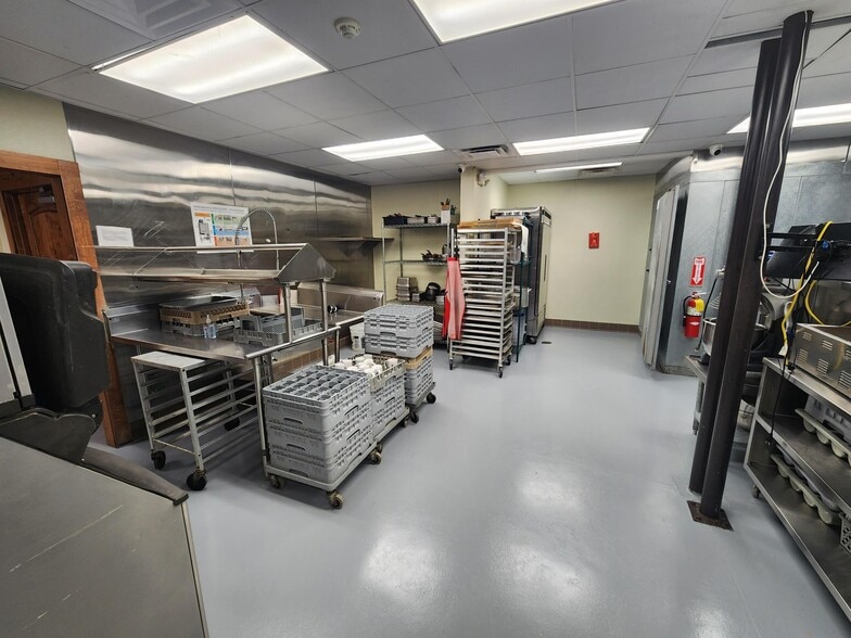 More Photos Of 122 Main St, Thomson General Retail For Sale