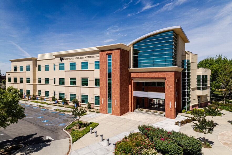 Primary Photo Of 9600 Ming Ave, Bakersfield Office For Lease