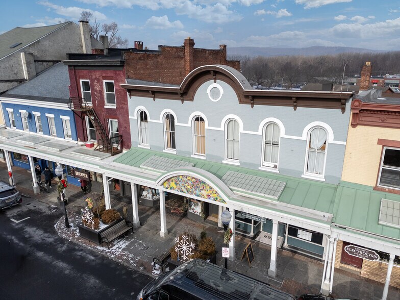 More Photos Of 43 N Front St, Kingston Restaurant For Sale