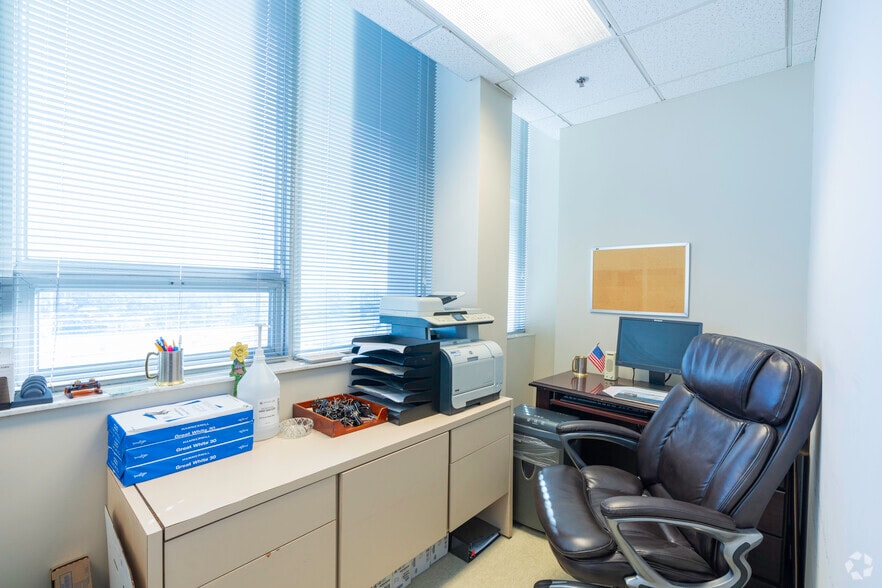 More Photos Of 2455 E Sunrise Blvd, Fort Lauderdale Loft Creative Space For Sale