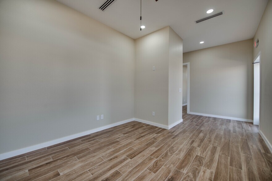 More Photos Of 1712 FM 1788, Midland Warehouse For Lease