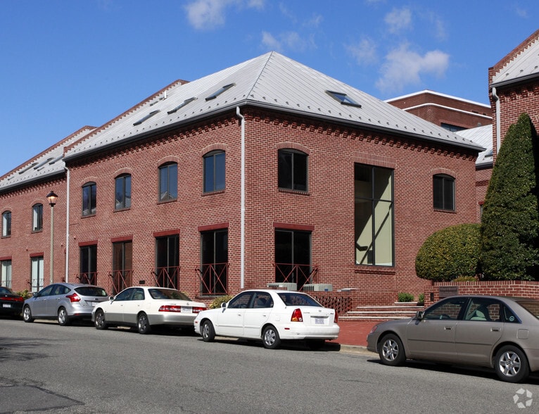 Primary Photo Of 111 Oronoco St, Alexandria Office For Lease