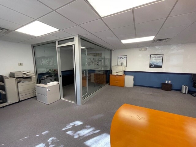 More Photos Of 7500-7548 Gardner Park Dr, Gainesville Office For Lease