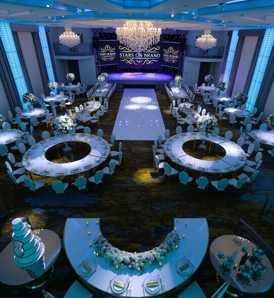 More Photos Of 417 1/2-419 N Brand Blvd, Glendale Restaurant For Sale