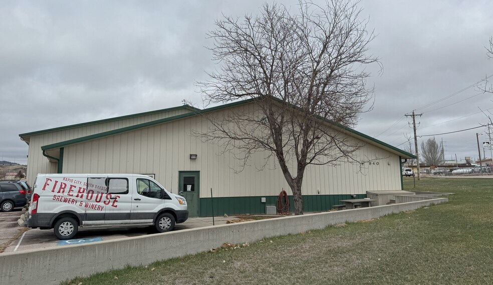 More Photos Of 940 Kennel Dr, Rapid City Industrial For Lease