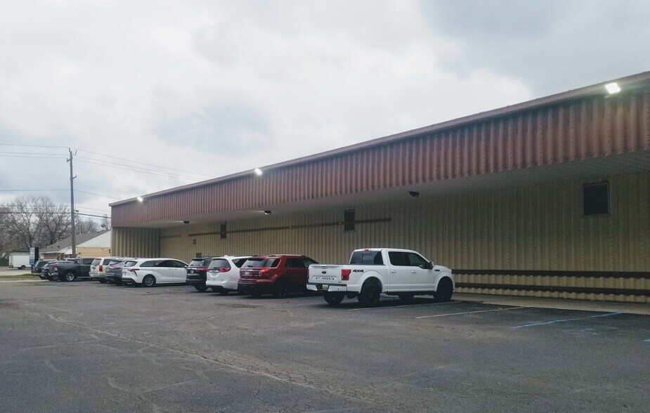26960 Van Born Rd, Dearborn Heights, MI 48125 Warehouse For Sale