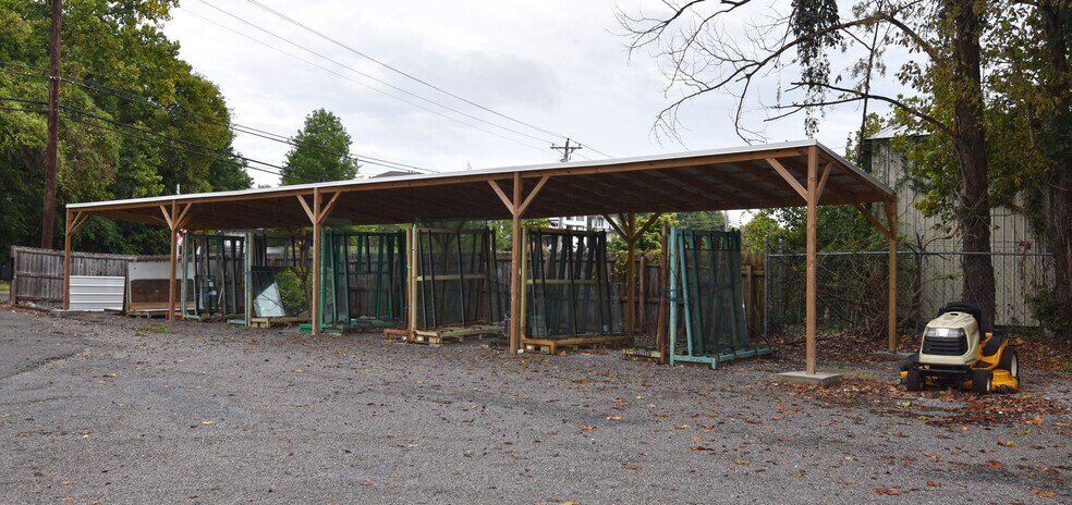 More Photos Of 300 Eddy Ct, Franklin Warehouse For Lease