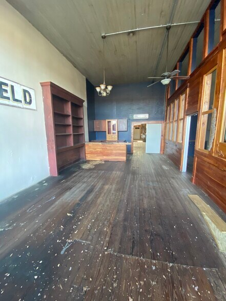 More Photos Of 116 Courthouse Sq, Edgefield Storefront For Lease