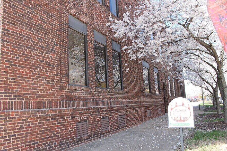 More Photos Of 201 W Market St, Kingsport Office For Sale