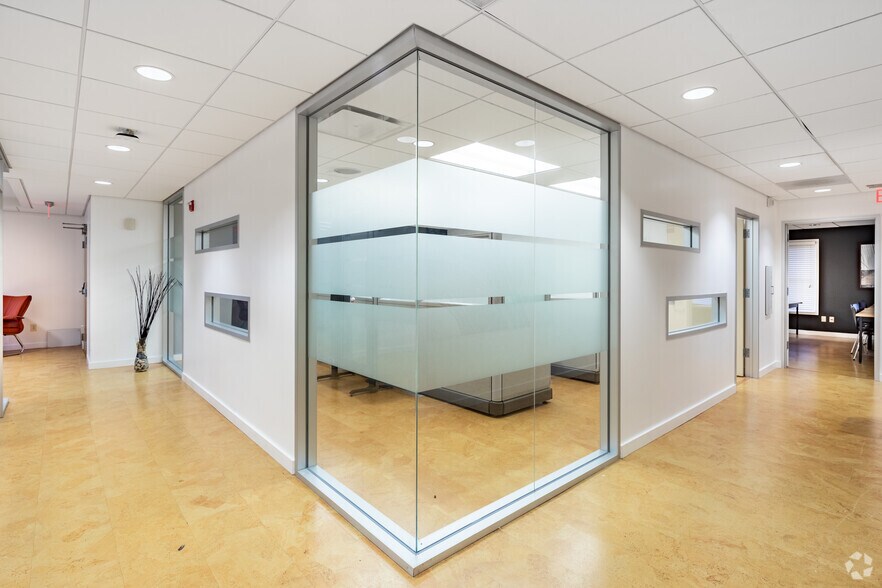 More Photos Of 2440 Sandy Plains Rd, Marietta Office For Lease