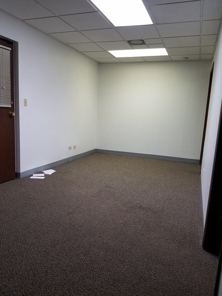 More Photos Of 701 E Irving Park Rd, Roselle Office For Lease