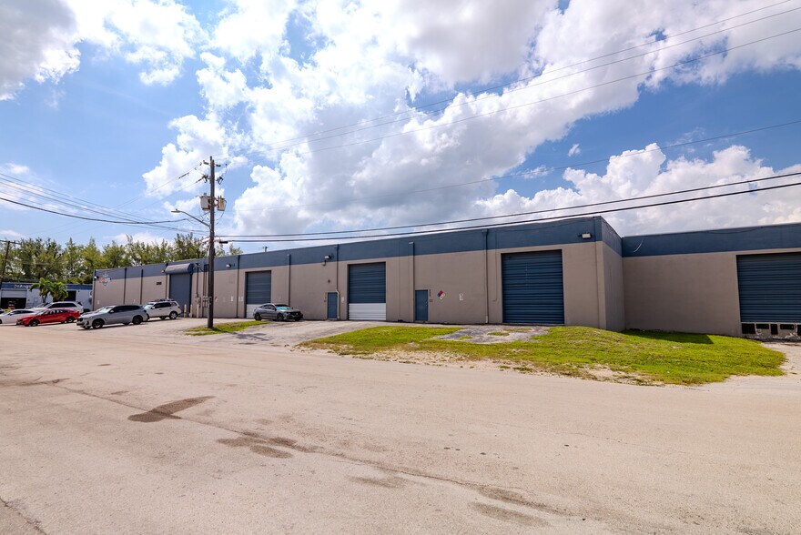 More Photos Of 3355 SW 2nd Ave, Fort Lauderdale Unknown For Lease
