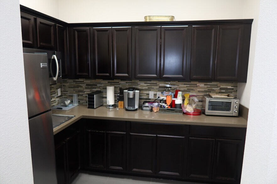 More Photos Of 7100 E Cave Creek Rd, Cave Creek Office Residential For Sale