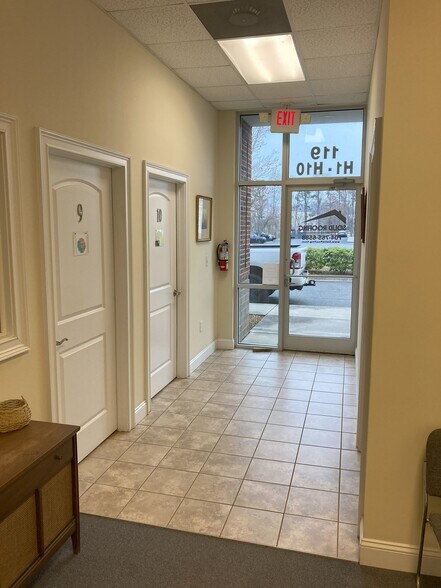 More Photos Of 119 Poplar Pointe Dr, Mooresville Research And Development For Lease