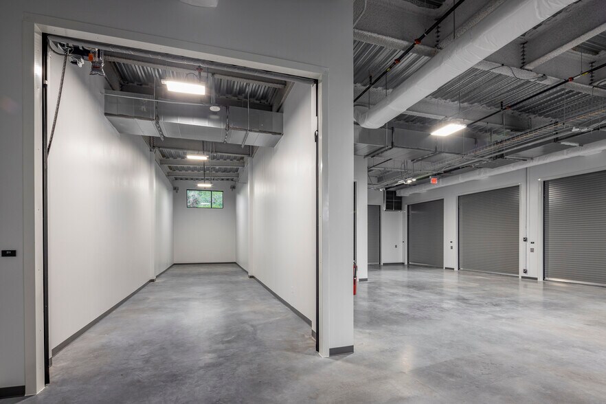 More Photos Of 4229 North FM 620, Austin Flex For Sale