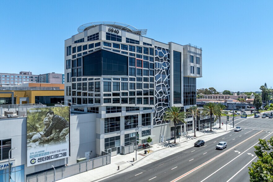 More Photos Of 6940 Beach Blvd, Buena Park Office For Lease