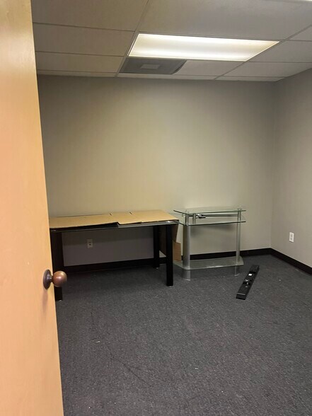 More Photos Of 12303 Delta St, Taylor Industrial For Sale