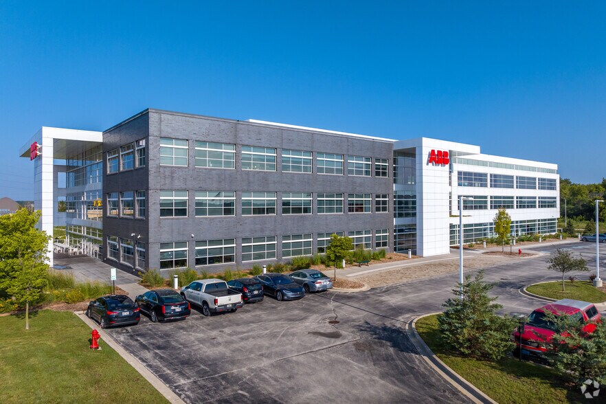 Primary Photo Of 1425 Discovery Pky, Wauwatosa Office For Sale