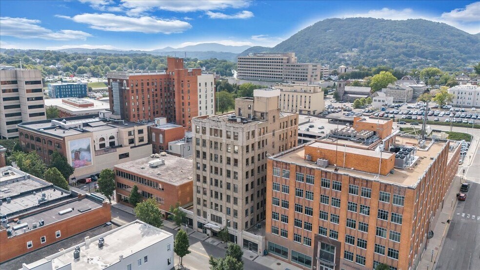 Primary Photo Of 30 Franklin Rd SW, Roanoke Office For Lease