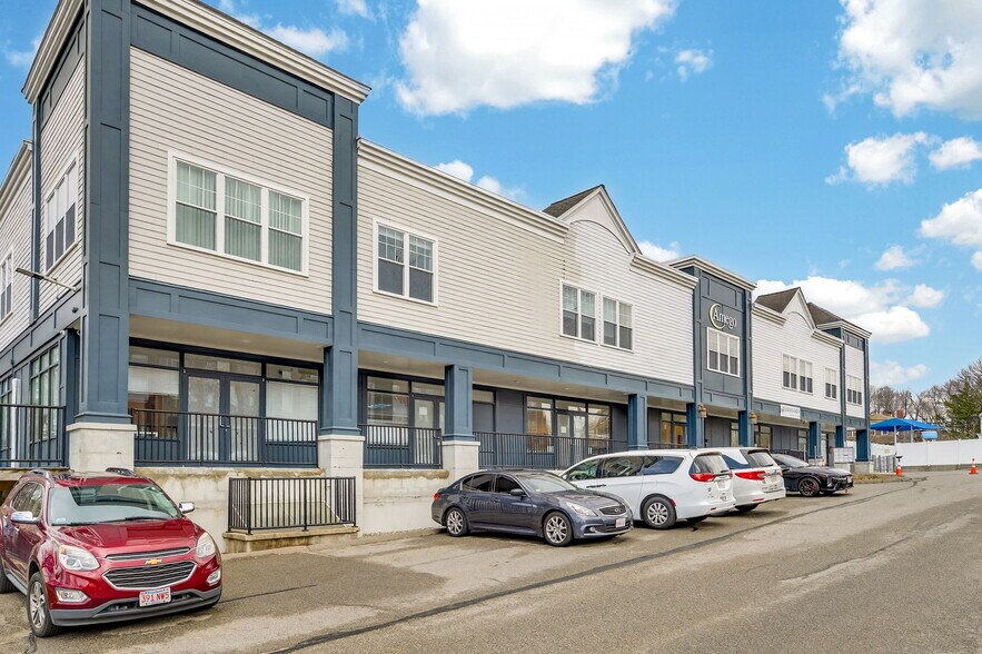 More Photos Of 140 N Franklin St, Holbrook Office For Sale