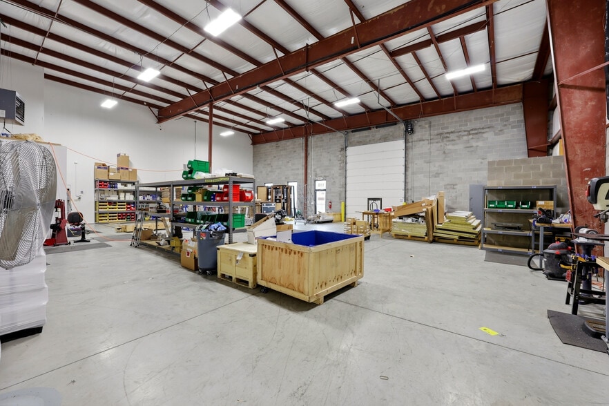 More Photos Of 2380 Fortune Dr, Lexington Light Manufacturing For Lease