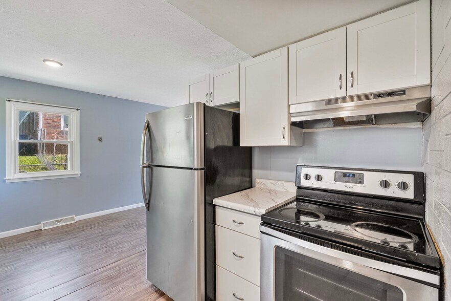 More Photos Of 2704-2712 Magnolia Dr, Bettendorf Apartments For Sale