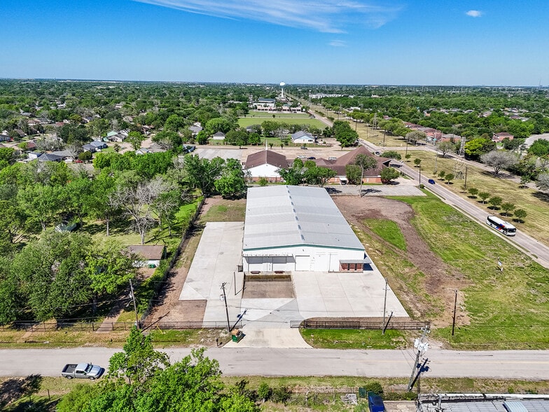 Primary Photo Of 13810 Ambrose, Houston Warehouse For Sale