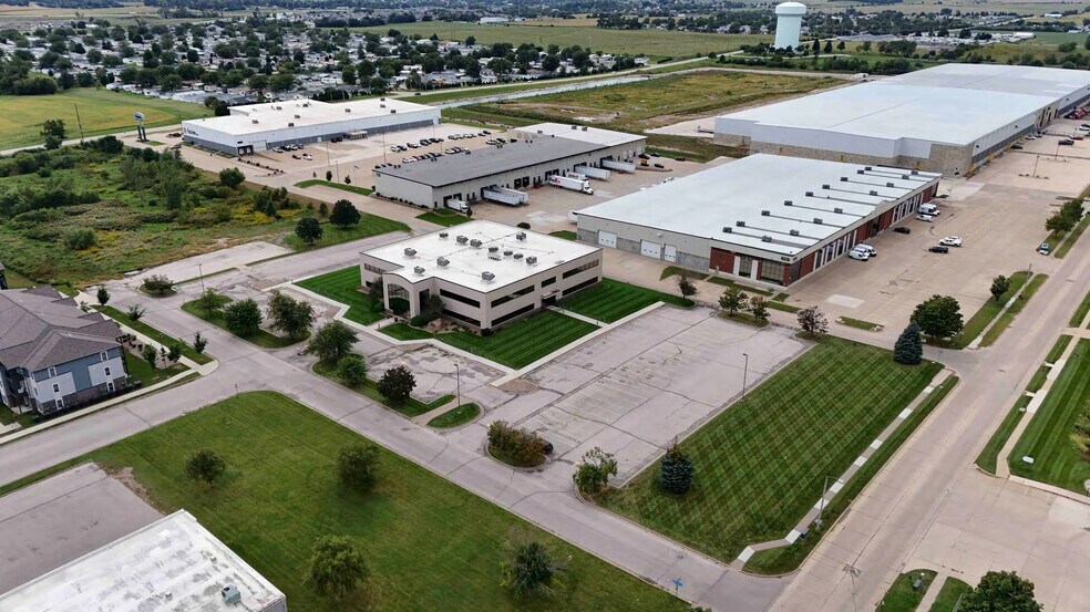 More Photos Of 2110 Fiserv Drive Southwest, Cedar Rapids Office For Sale
