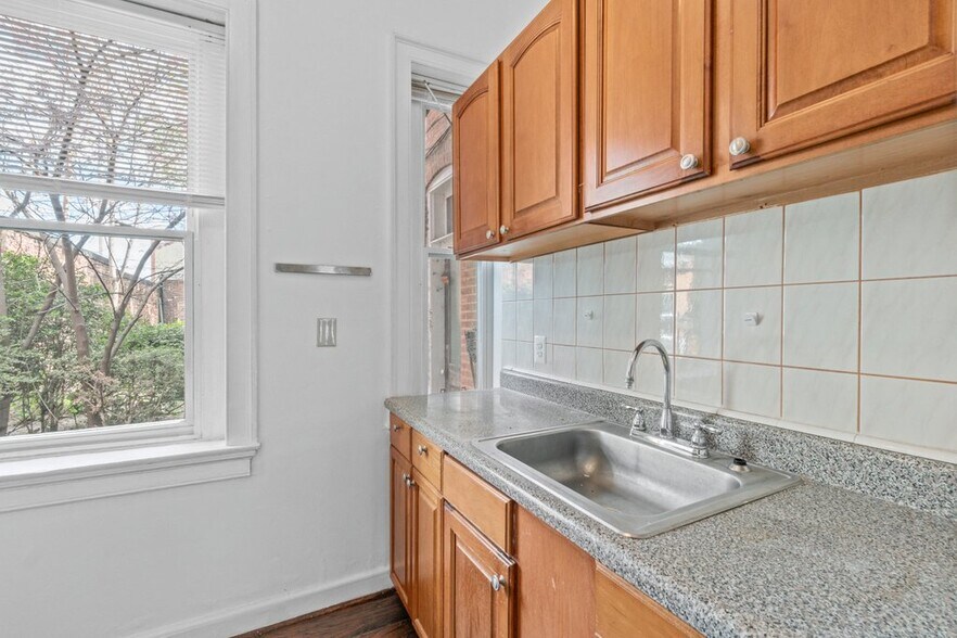 More Photos Of 645 Washington Blvd, Baltimore Apartments For Sale