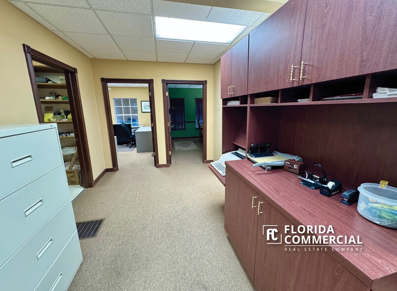 More Photos Of 1115 SE Ocean Blvd, Stuart Office Residential For Sale
