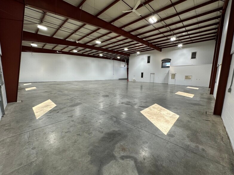 More Photos Of 1300 E US Highway 136, Pittsboro Unknown For Lease