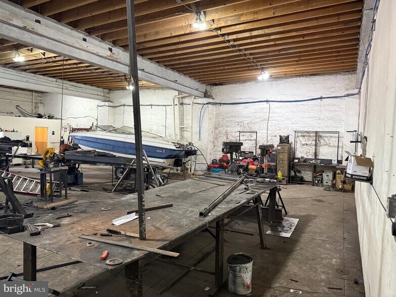 More Photos Of 4233-37 Park, Philadelphia Light Distribution For Sale