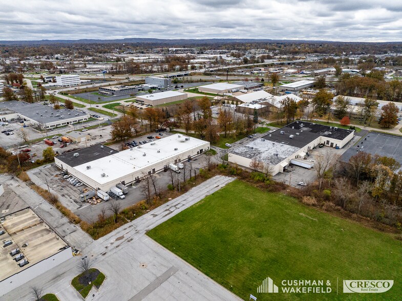 More Photos Of 34525 Melinz Pky, Eastlake Unknown For Lease