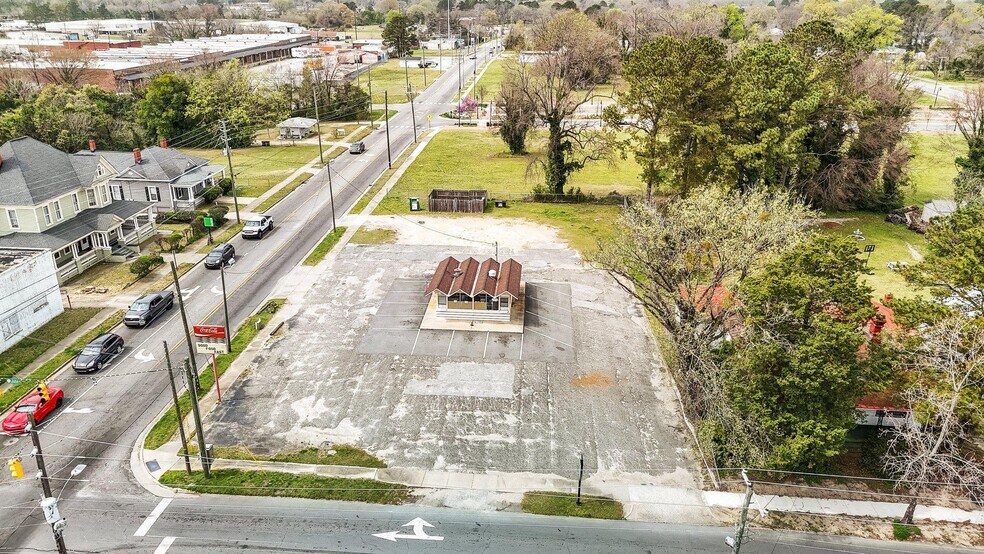 More Photos Of 415 S John St, Goldsboro Restaurant For Sale