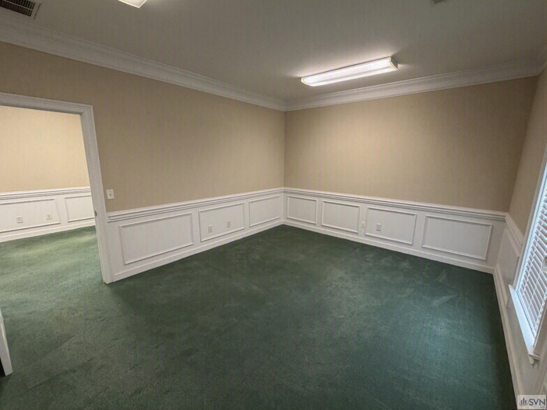 More Photos Of 37 W Fairmont Ave, Savannah Office For Lease