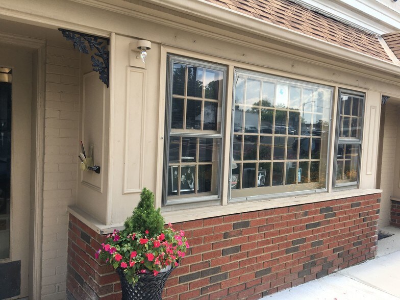 More Photos Of 101 E Main St, Purcellville Office For Lease