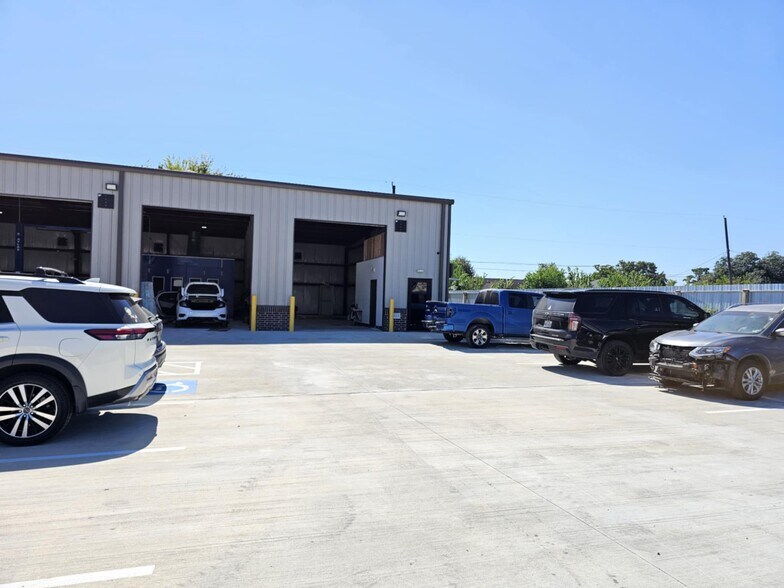 More Photos Of 8224 Almeda Genoa Rd, Houston Warehouse For Lease